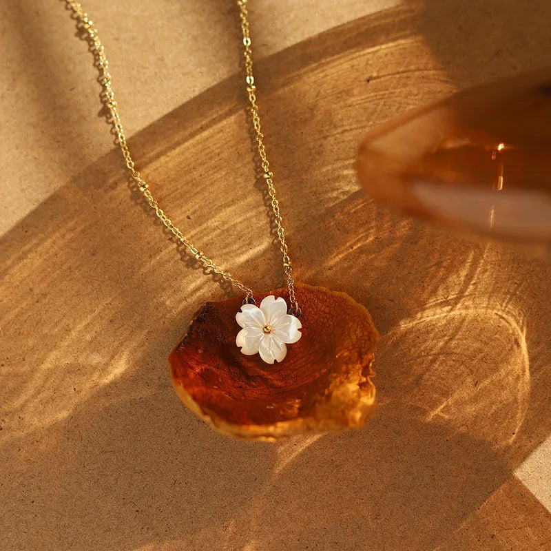 🌸 Sweet Flower Pendant Necklace