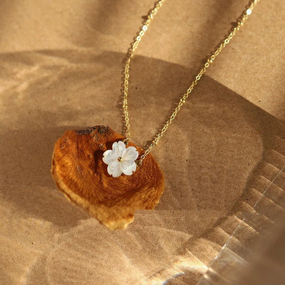🌸 Sweet Flower Pendant Necklace