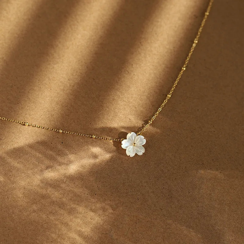 🌸 Sweet Flower Pendant Necklace